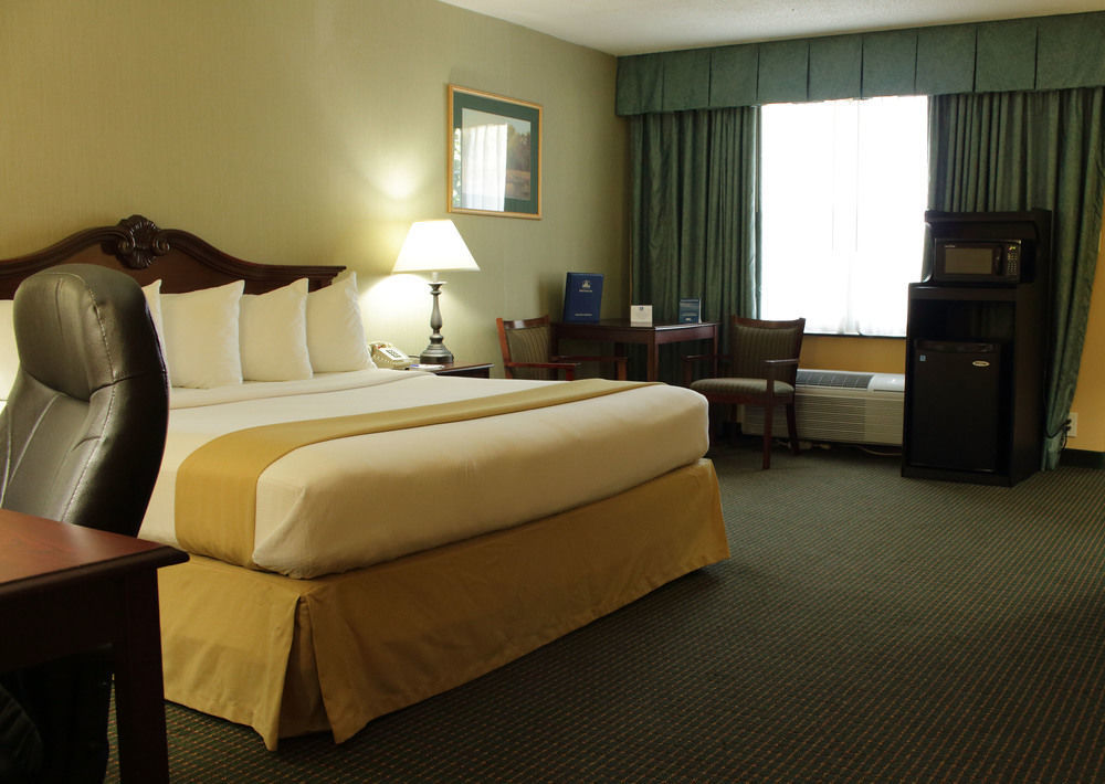 Clarion Inn Falls Church-Arlington Exterior foto